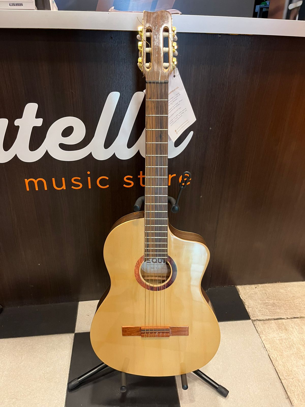 Guitarra criolla artesanal EQUR 4/4 7.0NOGAL - Image 3