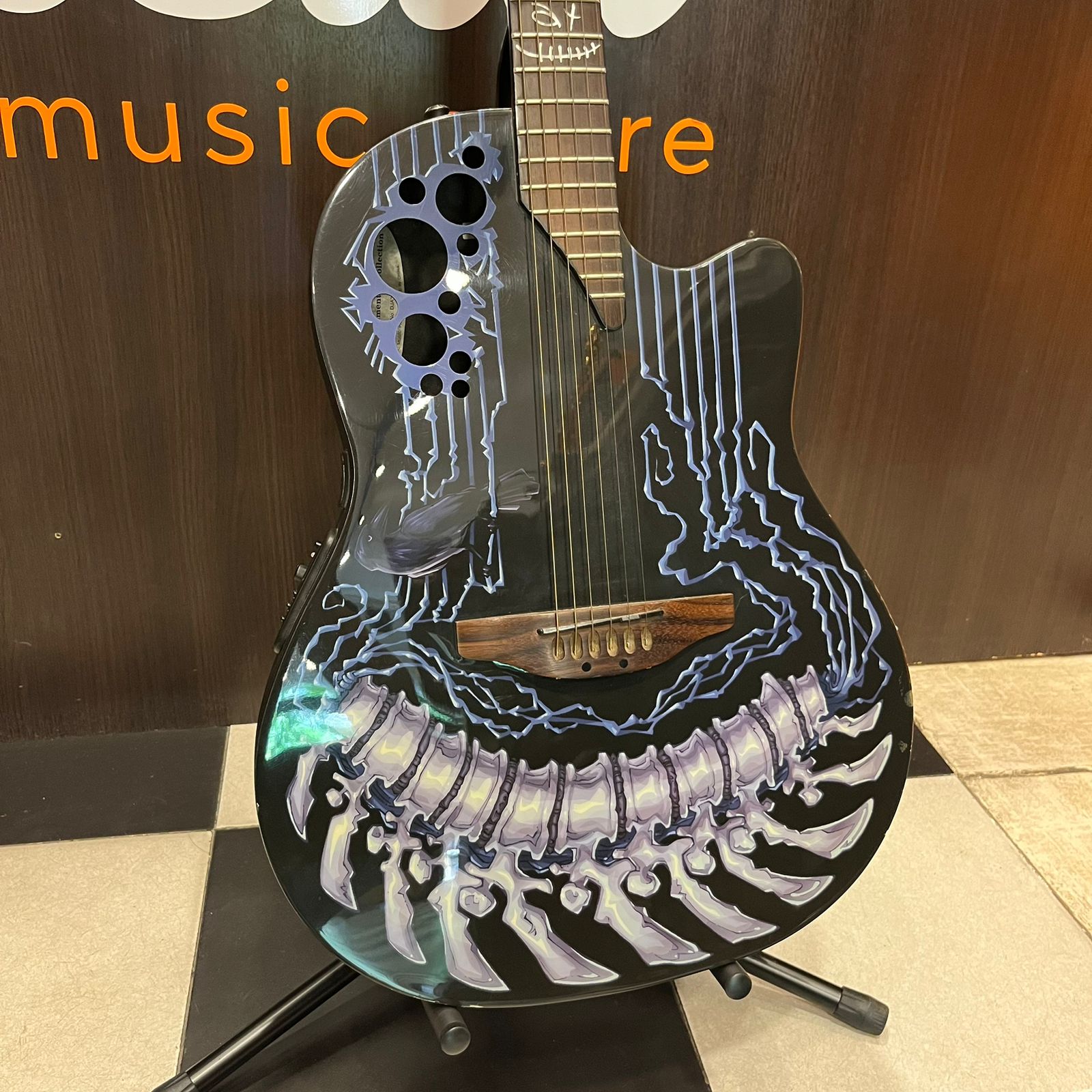 Guitarra Electroacústica Ovation "Demented Collection" Limited Edition DJ Ashba